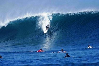 "G-Land" Surga Surfing Indonesia