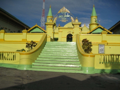 Pulau Penyengat, Pulaunya Masjid Raya Sultan Riau