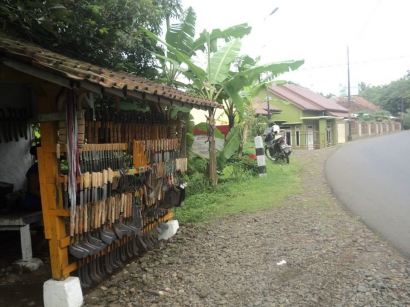 Pasar "Be'dog" Tajam Menghunjam Pasar Golok Galonggong[Keunikan Pasarku]
