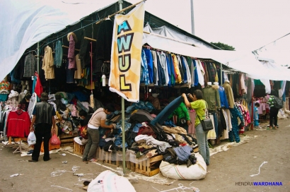“Awul-awul”, Bursa Pakaian Bekas Murah Ikon Pasar Sekaten Yogyakarta
