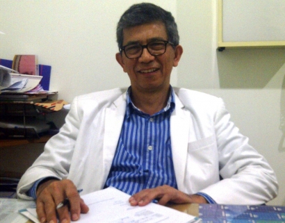 Prof. dr. Helmi, Dokter Handal yang Sungguh Dapat Diandalkan