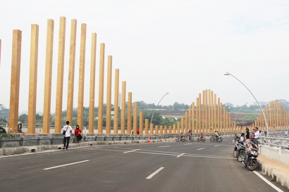 Di Balik Pesona Golden Bridge Penghubung Cinere - Pondok Cabe