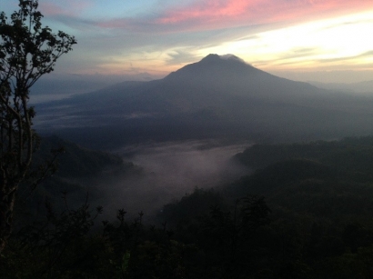 "Rekam Jejak Batur" Sebuah Peradaban di Kaki Gunung Batur (Ulasan Pameran Foto Sejarah)