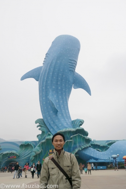 Dahsyatnya Aquarium Terbesar di Dunia: "Chimelong Ocean Kingdom"