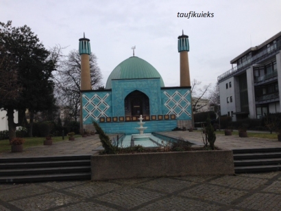 Sejenak Melongok Masjid Syiah di Hamburg