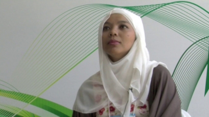 Sely Martini, Aktivis Antikorupsi Indonesia, Raih Honesty Oscars 2014