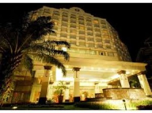 'Tasono' Di Manado: Seri Hotel-hotel di Manado (Gran Puri, Aston, Novotel)