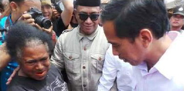 Kenapa Warga Papua Menangis Bertemu Jokowi?